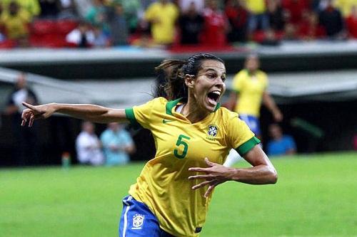Futebol - Thaisa Moreno é apresentada em clube europeu
