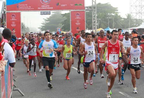 Atletas amadores e profissionais na largada da corrida de 6 km / Foto: Divulgação