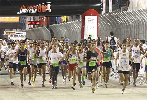Edição 2011 da Indy Run reuniu cerca de três mil participantes / Foto: Caetano Barreira/Fotoarena