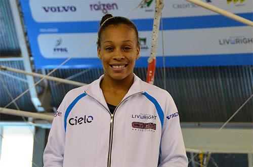 Lorrane Oliveira voltou com a medalha de ouro da Inglaterra / Foto: Divulgação