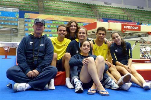 Seleção Brasileira de Trampolim durante o Pan de Guadalajara em 2011 / Foto: Divulgação