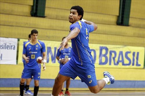 Cléber Andrade faz parte da Seleção Júnior / Foto: Divulgação / CBHb