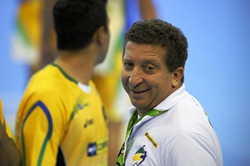 Ivan Maziero, o Macarrão, é o treinador da Seleção Juvenil / Foto: Divulgação / CBHb