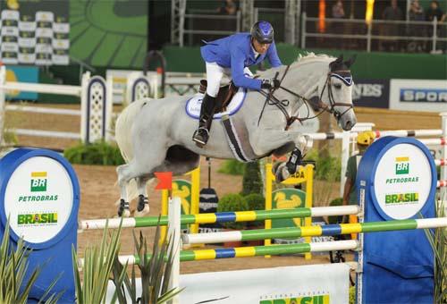  O cavaleiro brasileiro Doda Miranda começou bem a temporada no Festival Equestre de Inverno / Foto: Alexandre Vidal 