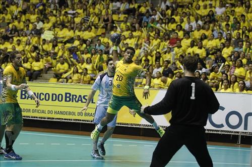 Cléber Andrade é um dos atletas convocados para a Seleção Júnior / Foto: Divulgação / CBHb
