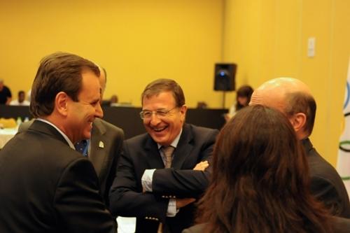 Gilbert Felli, interventor do COI, ri com Eduardo Paes, prefeito do Rio / Foto: Divulgação Rio 2016