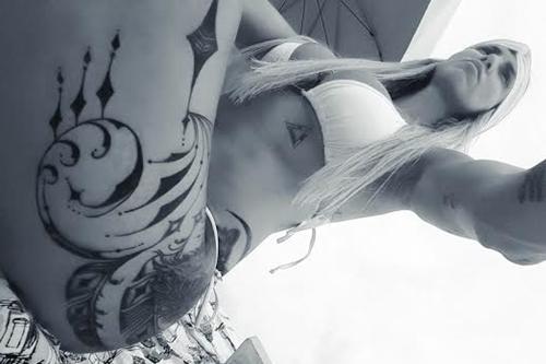 Thaisa tem 19 tatuagens / Foto: Reprodução / Facebook 