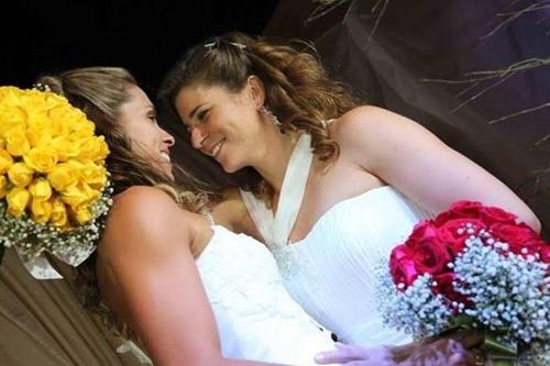 Larissa se casou em agosto com sua mulher, a também jogadora de vôlei Lili / Foto: Paulo Rolim