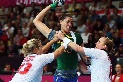 Brasil x Noruega, duelo das quartas de final em Londres 2012, se repete no feminino nos Jogos Rio 2016 / Foto: Getty Images / Jeff Gross