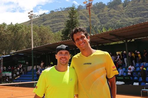 Bruno Soares e Marcelo Melo não tiveram dificuldades e venceram em três sets / Foto: Dino García