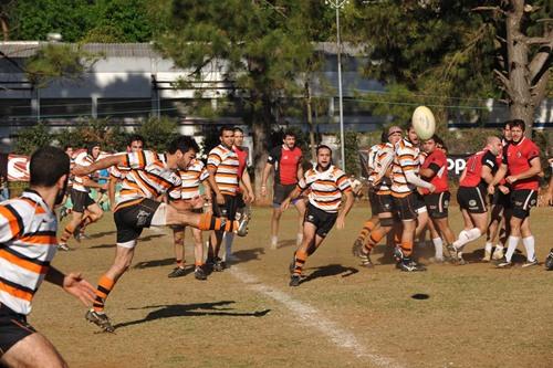 O BH Rugby joga diante da sua torcida neste sábado (6) focado na permanência da equipe na elite do rugby nacional em 2013 / Foto: Mario Henrique