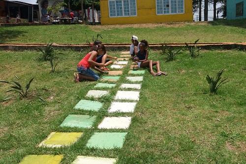 Alunos da HURRA! em revitalização do Instituto Anchieta-Grajaú / Foto: Divulgação