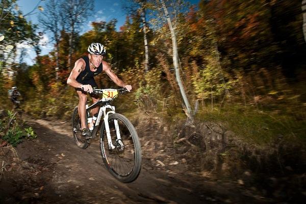 Depois de sua reestreia no triathlon, Lance Armstrong, irá disputar mais uma etapa do Xterra Championship/ Foto: Divulgação/Xterra