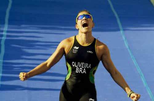 A brasileira Pâmella Oliveira conquistou o título da etapa do México da Copa do Mundo de Triathlon / Foto: Washington Alves/Inovafoto/COB