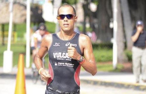 No próximo domingo (11), o triatleta Santiago Ascenço, disputa a 5ª etapa do Troféu Brasil de Triathlon, em Santos / Foto: Ivan Padovani