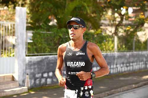 Santiago Ascenço já está em Florianópolis (SC) onde disputa, no próximo domingo (26), o Ironman Brasil 2013  / Foto: Linkphoto.com