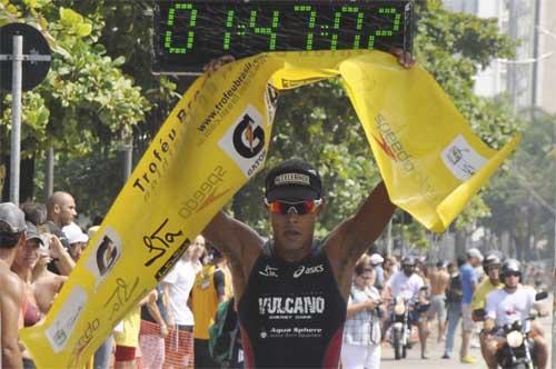 Santiago Ascenço disputa seu segundo 70.3 em 2013 / Foto: Bruna Callegari
