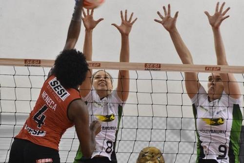Equipe da capital venceu as bauruenses por 3 sets 2 no primeiro jogo das quartas de final / Foto: Divulgação/Sesi