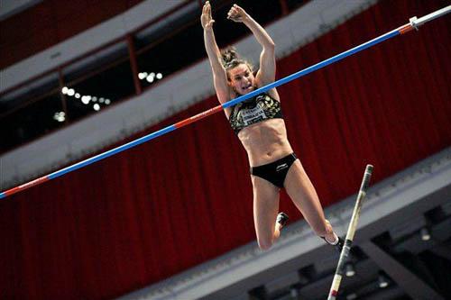 Yelena Isinbayeva deve voltar a performar seus magníficos saltos de olho em 2016 / Foto: Anders Sjogren / IAAF