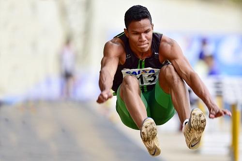 Eberson Matucari vence o salto em distância / Foto: Wagner Carmo/CBAt