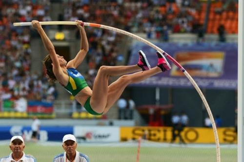 Fabiana Murer: temporada indoor foi marcada pelo recorde sul-americano da brasileira, que saltou 4,83m na Europa / Foto: Eduardo Biscayart / CBAt