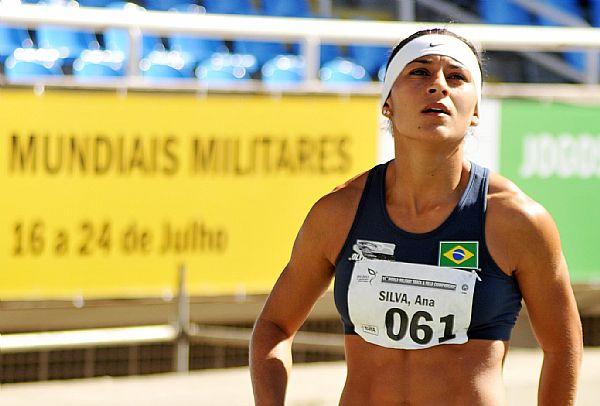 Ana Cláudia Lemos Silva fica com o ouro nos 200 m / Foto: Dhavid Normando/Divulgação