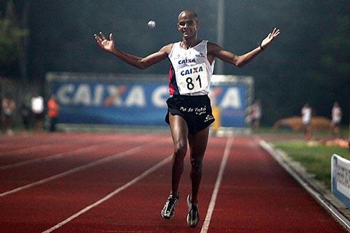Ladje Doucoure disputará os 110 m com barreiras no Mangueirão  / Foto: IAAF/Divulgação