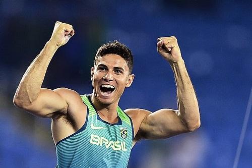 Ganhador da medalha de ouro nos Jogos do Rio o saltador brasileiro marcou 6,03 m, melhor marca do ano em estádio / Foto: Wagner Carmo/CBAt
