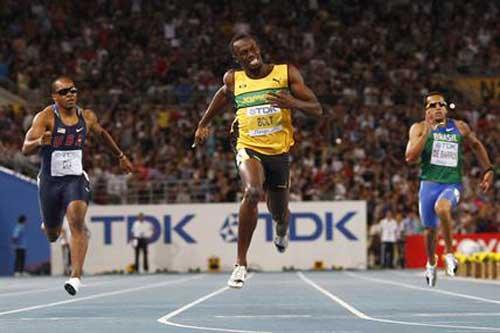 Usain Bolt vai tentar recuperar a lesão a tempo de disputar os Jogos/ Foto: Michael Dalder/Reuters