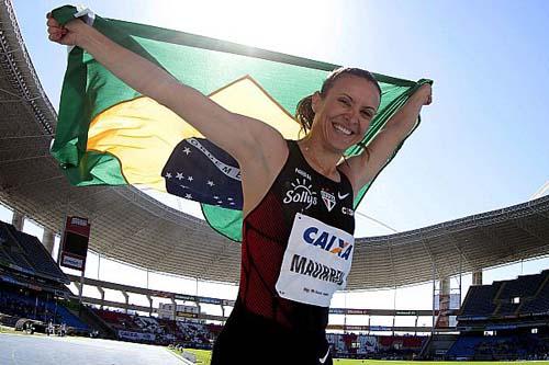 Maurren Maggi, campeã olímpica do salto em distância em Pequim-2008, treina esta semana no Rio de Janeiro /  Foto: Wagner Carmo/CBAt