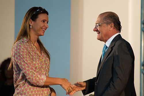 Maurren com governador / Foto: Mauricio Rummens / Governo do Estado SP