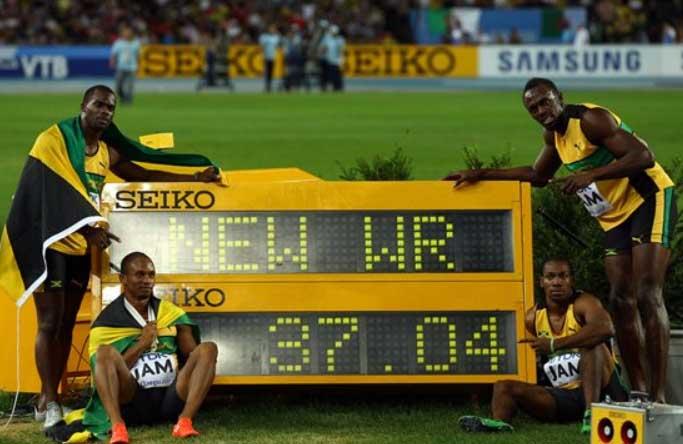 Liderados por Usain Bolt, o time Jamaicano conquistou a medalha de ouro e de quebra bateu recorde mundial nos 4x100m, durante a final disputada no Daedu Stadiu / Foto: Getty Images / Iaaf