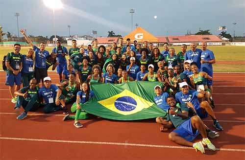 Equipe comemora na pista  / Foto: Divulgação 