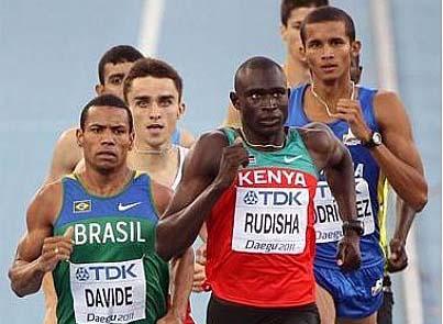 Kleberson Davide e David Rudisha correm a semfinal dos 800 m em Daegu / Foto: Getty Images/IAAF