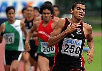 Diomar Noêmio de Souza, da BM&FBovespa, venceu no domingo, dia 22 de Abril, os 800 m em competição realizada em Porto Alegre (RS), com o tempo de 1:45.62, alcançando o índice de 1:45.92, estabelecido pela CBAt / Foto: Bruno Miani/Divulgação