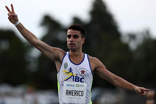 Matheus Américo conquista o bi dos 800 m do Troféu Brasil  / Foto: Daniel Vorley/CBAt