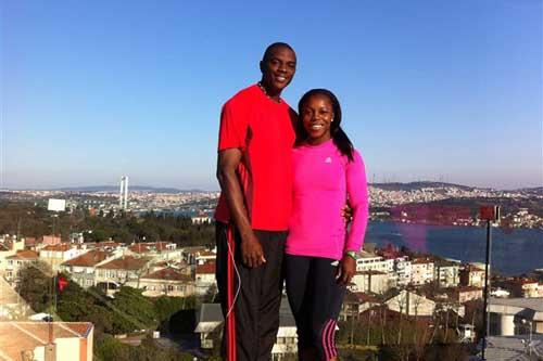 Veronica Campbell-Brown e seu marido Omar em Istambul / Foto: Claude Bryan