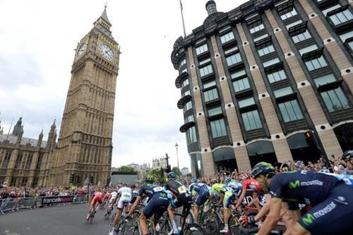 3ª Etapa do Tour de France passou pelo Big Ben, um dos maiores cartões postais de Londres / Foto: © ASO / B.Bade