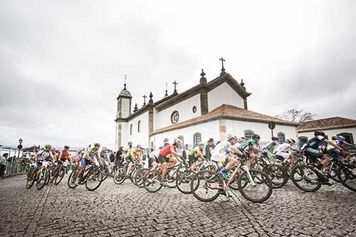 1.800 ciclistas percorrerão ruas e trilhas de Congonhas / Foto: Bruno Senna / Divulgação CIMTB