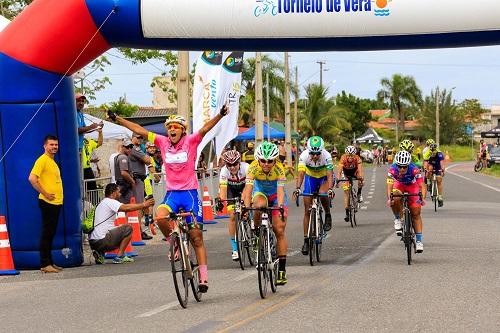 Na etapa final, neste domingo, Kacio venceu e Wellida terminou em segundo em Ilha Comprida / Foto: Del Carlos Dedé/Divulgação