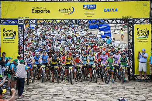 Ciclistas preparados para largada/ Foto: Fabio Piva / Brasil Ride