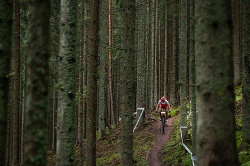 A goiana Raiza Goulão encerra temporada internacional com 11º lugar na Alemanha e o mineiro André Bretas completa a etapa da França do Enduro World Series na 59ª colocação, entre mais de 150 pilotos / Foto: Andreas Dobslaff / EGO-Promotion