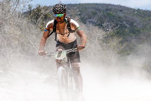 Enquanto o atual bicampeão Halysson Ferreira fará dupla com Robson Ferreira na Open, Isabella Lacerda competirá ao lado de Letícia Cândido na categoria Ladies / Foto: Ney Evangelista/Brasil Ride