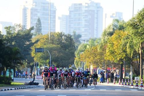 Prova reunirá ciclistas de três categorias / Foto: Sergio Barzaghi/Gazeta Press