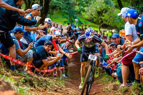 Henrique Avancini e Agustina Apaza foram campeões da etapa e do XCO. Prova foi na tarde deste domingo (5) / Foto: Thiago Lemos/Pedal.com.br