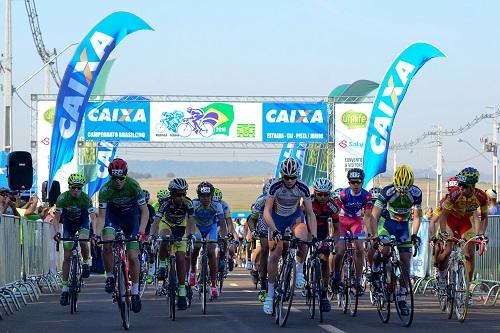 Provas de pista iniciam nesta terça (30) no Velódromo Municipal de Maringá. Evento está reunindo mais de 200 ciclistas entre 12 e 18 anos / Foto: Luis CLaudio/CBC