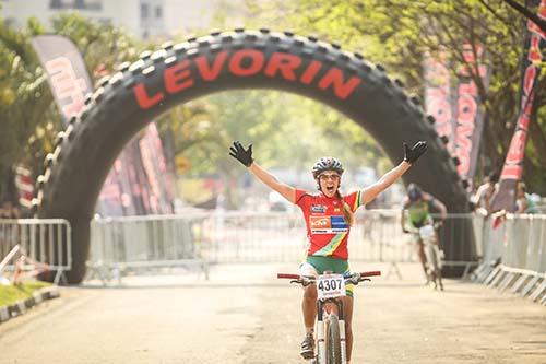 Isabela é bicampeã / Foto: Bruno Senna / CIMTB