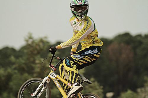 A seleção permanente de Bicicross do Brasil está passando por uma oportunidade única no Centro Mundial de Treinamento da União Ciclística Internacional, localizado em Aigle, na Suíça / Foto: Divulgação
