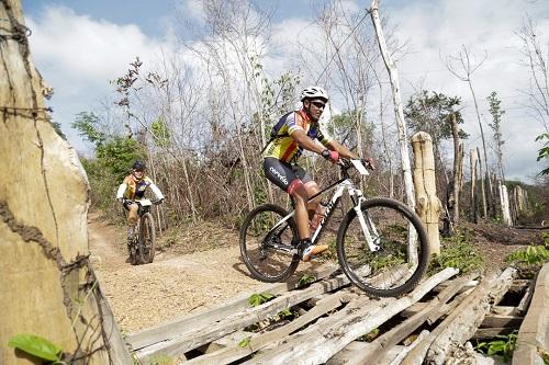 Ciclistas pedalaram 85 quilômetros na primeira etapa / Fotos: Jairo Moura/Vipcomm
