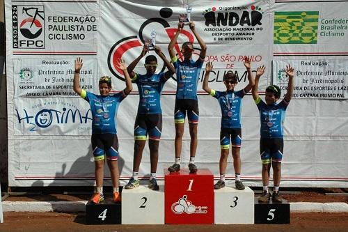 Time comandado por Fernando Bassanezi e Thiago Nardin vence etapa por equipes e domina categorias infanto-juvenil masculina e júnior feminina / Foto: Martinez Comunicação